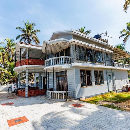 Gintara Beach Homestay By Evaddo Kalyānpur Eksteriør bilde