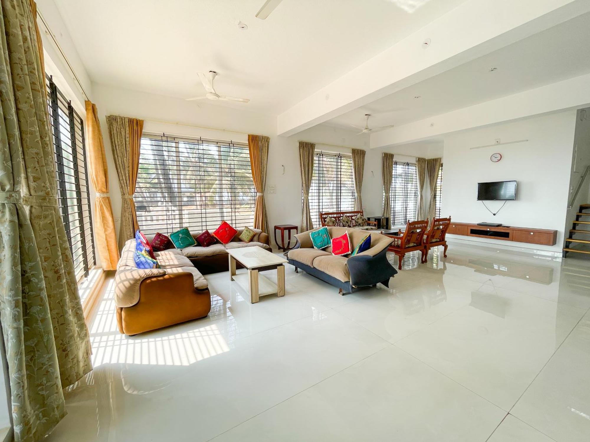 Gintara Beach Homestay By Evaddo Kalyānpur Eksteriør bilde