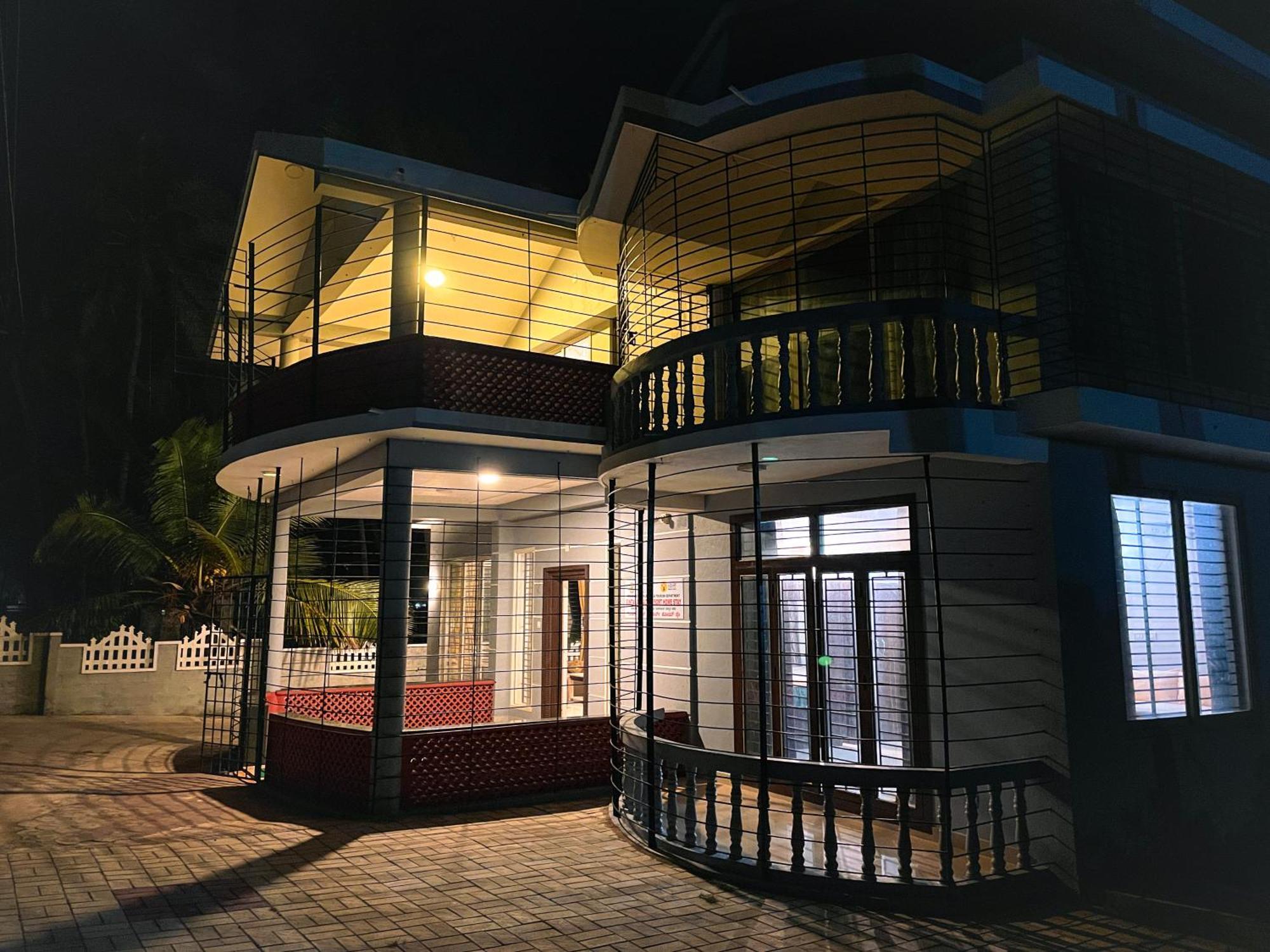 Gintara Beach Homestay By Evaddo Kalyānpur Eksteriør bilde