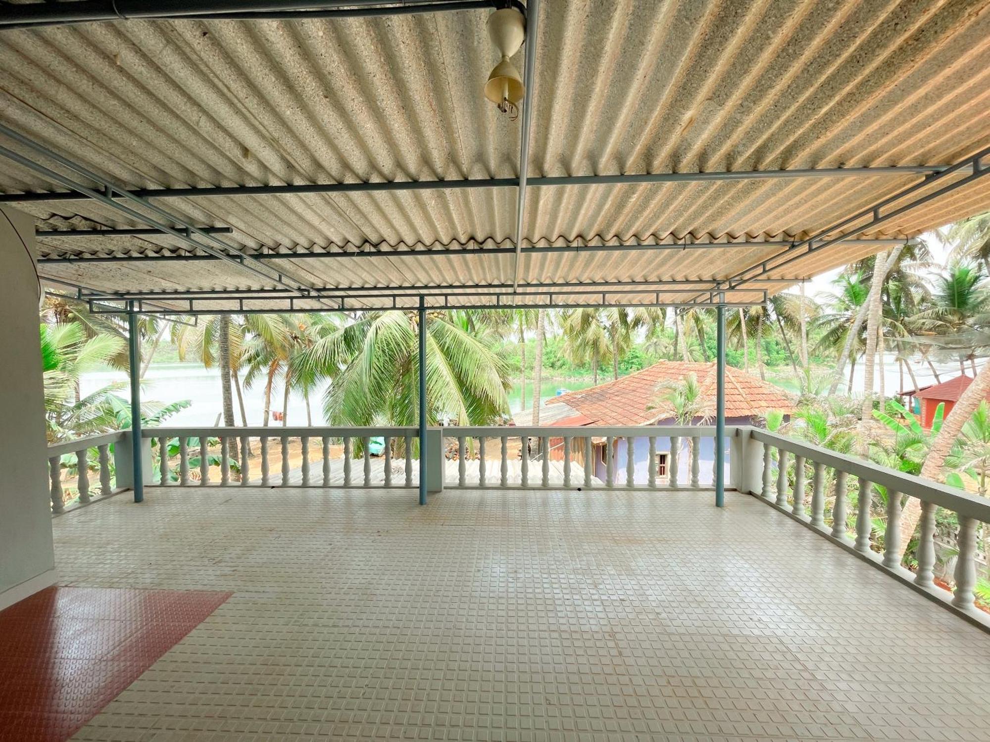 Gintara Beach Homestay By Evaddo Kalyānpur Eksteriør bilde